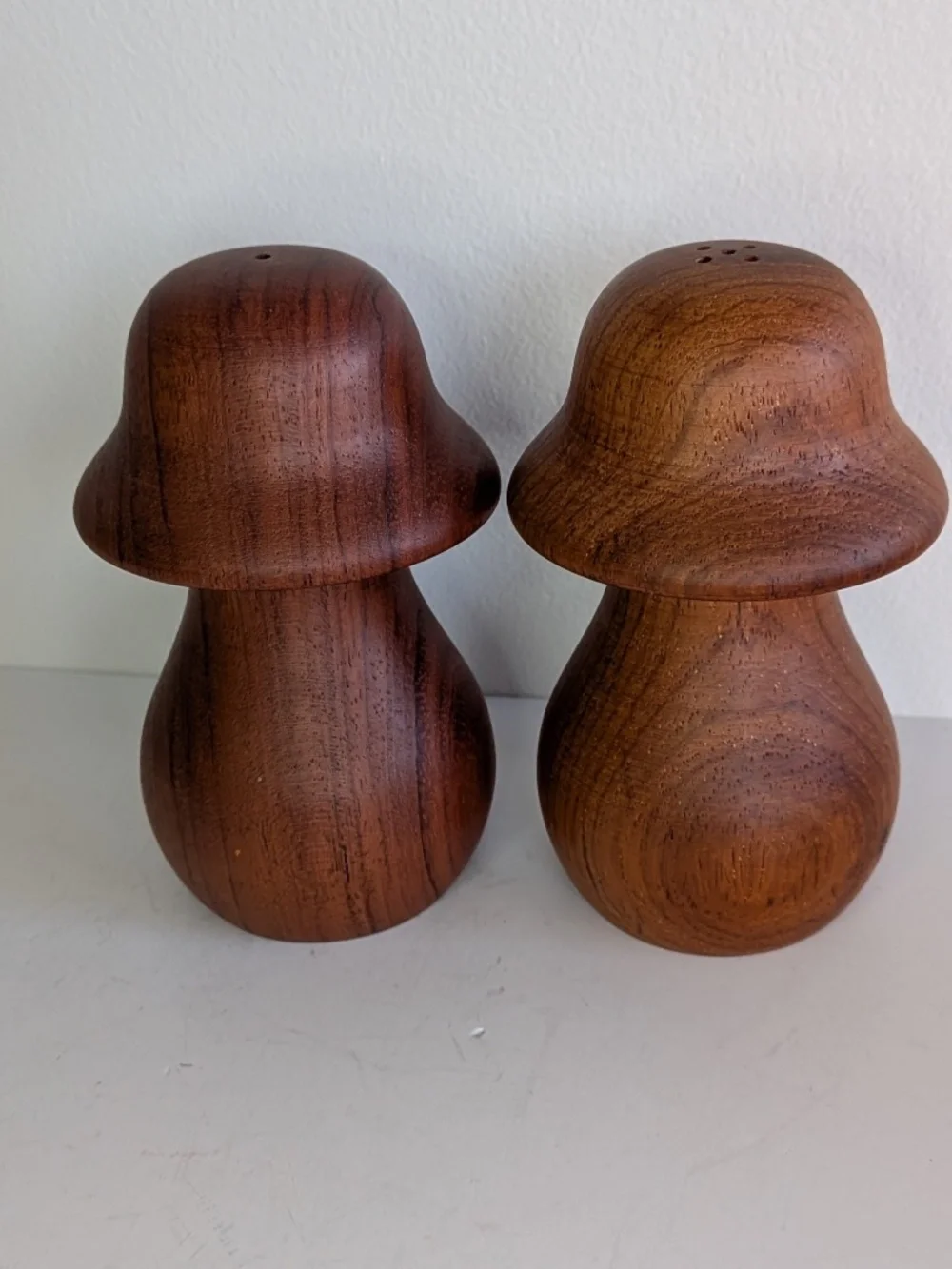 Merry Mushroom Wooden Salt & Pepper Shaker set Arnels MCM kitchen Decor